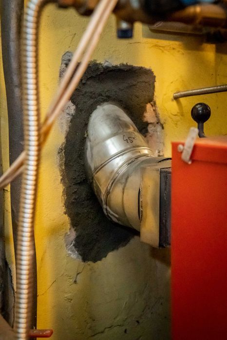 Frezowanie kominów Montaż wkładów uszczelnianie rozwiercanie