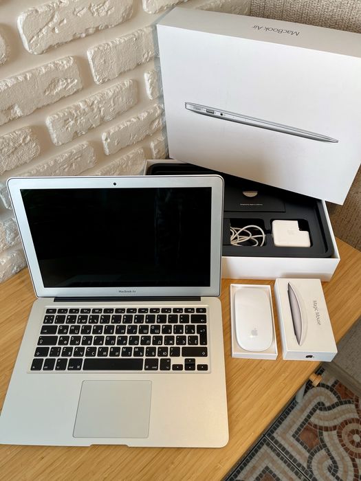 MacBook Air 13.3/1.8GHz/8GB/128GB + мышка Magic Mouse 2