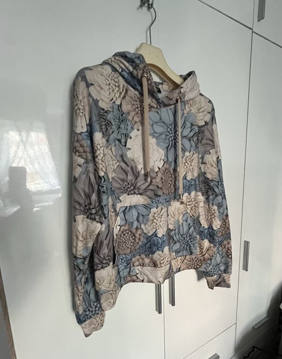 Bluza z kapturem S kwiaty