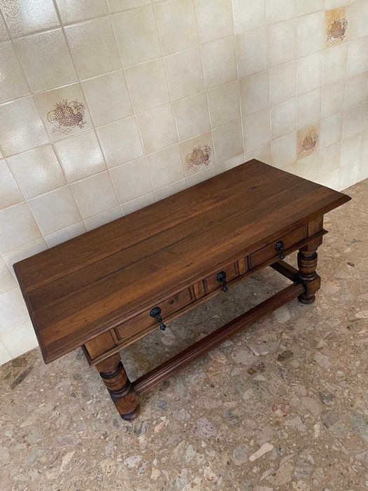 Mesa de centro em Madeira Maciça - Estilo Rústico