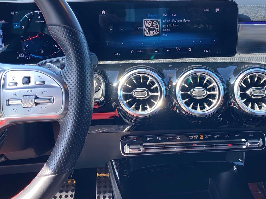 Mercedes-Benz CLA 250      2022
