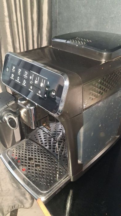 Кавомашина  Philips 3200 Series LatteGo.