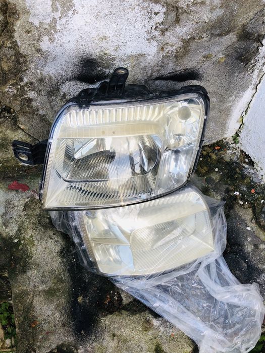 Faro de carro fiat panda
