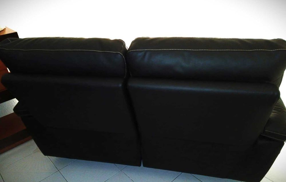 Sofá de pele usado