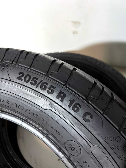Pneus Continental Conti Van Contact 200 - 205/65/16 C - Como NOVOS