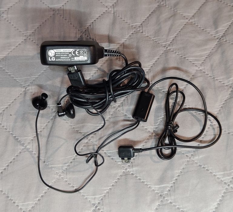 Ładowarka sieciowa telefon LG STA-P52ES i słuchawki (oryginalne)