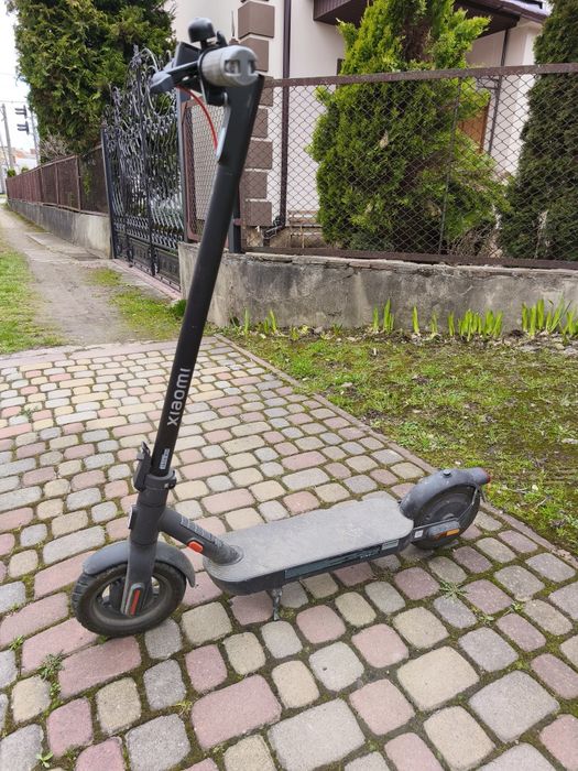 Електросамокат Xiaomi Electric Scooter 4 Pro 2nd Gen
