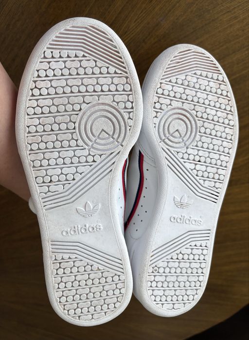 Ténis Adidas Continental 35 1/2