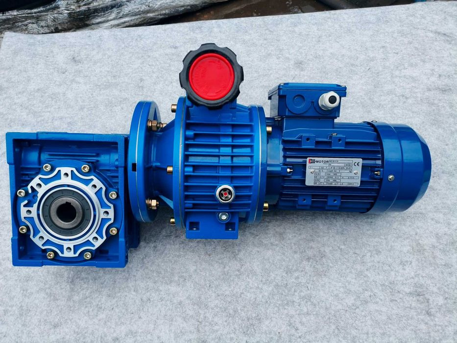 Silnik Z Regulacją obrotów Motoreduktor Przekładnia falownik Wariator