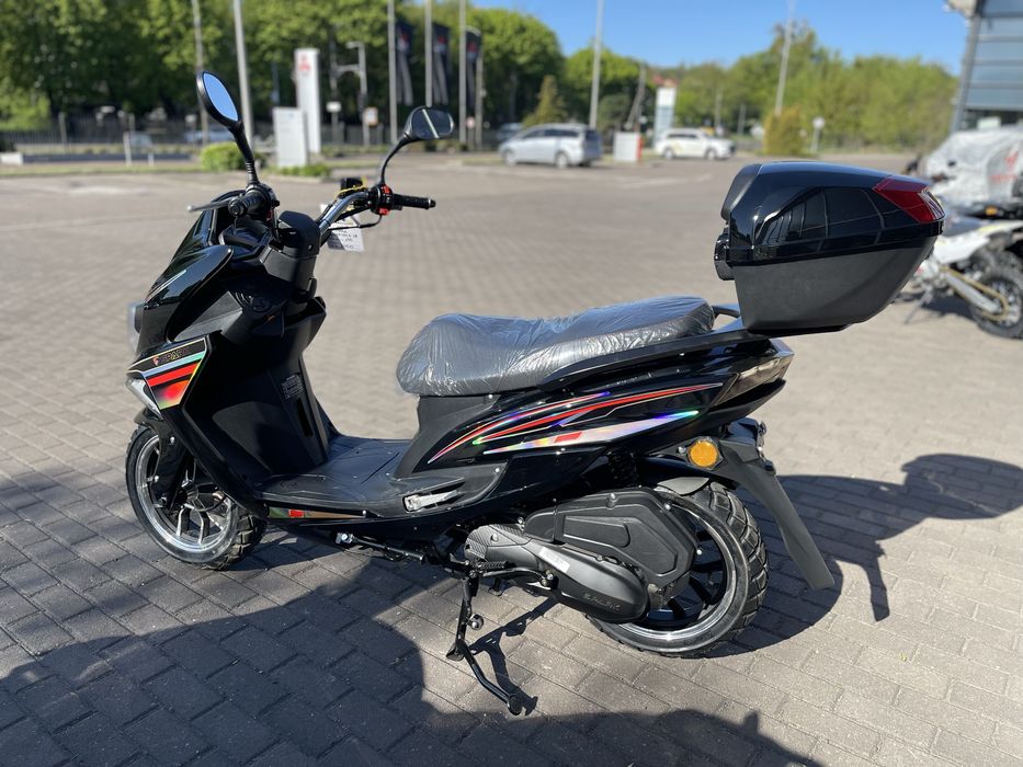 Скутер SPARK SP150S-18