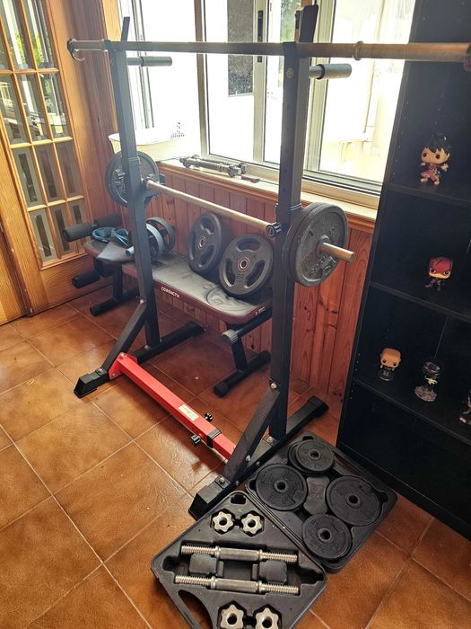 Ginásio Completo Decathlon: Rack Corength + Barras + Banco + Kit Pesos 50kg+
