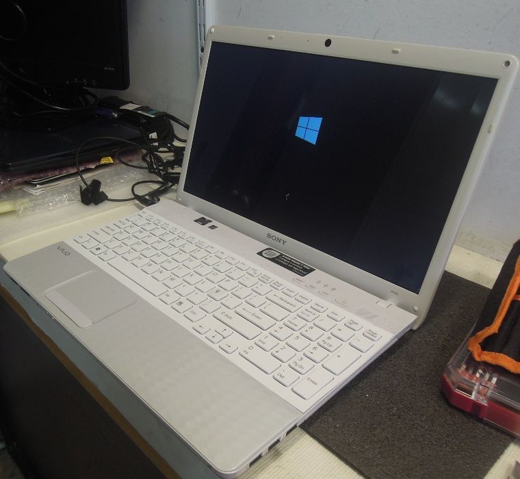 sony vaio 15.6 E2 vision