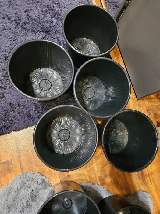 Wiaderka doniczki plastikowe 11 sztuk