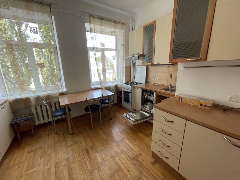 Продаж 3-к кв Богомольця 7/14 М Арсенальна Палац Спорту