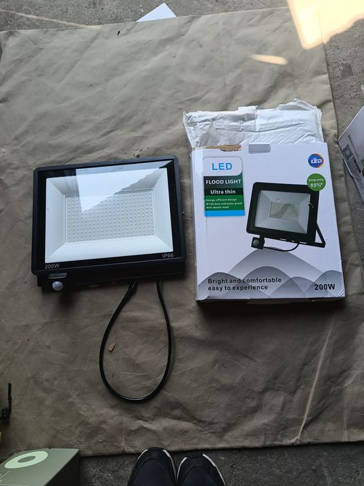 Naświetlacz halogen  LED 200w