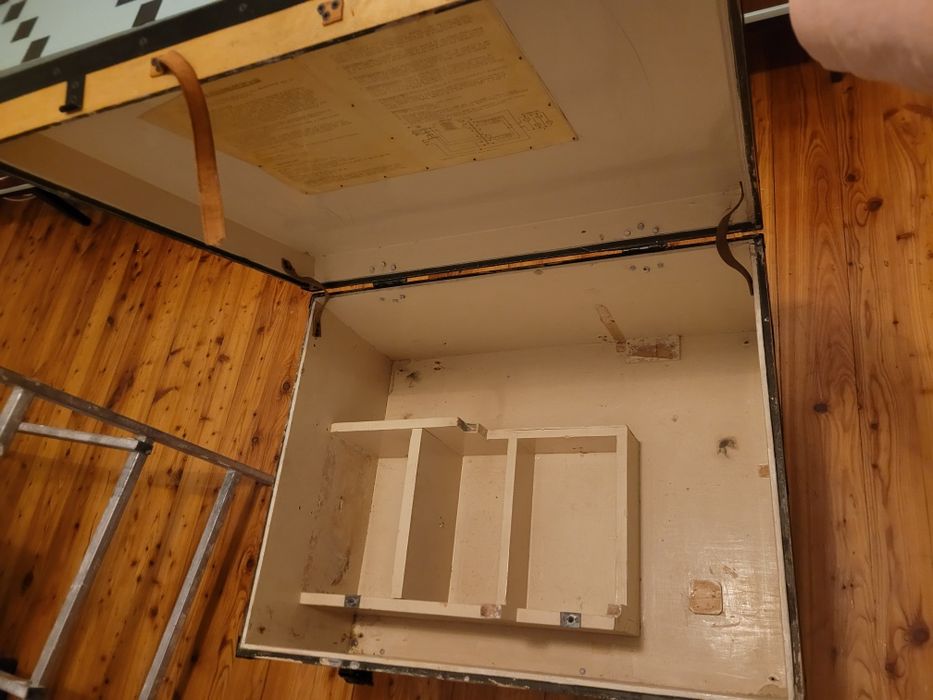 Odrestaurowana skrzynia stolik ława loft PRL
