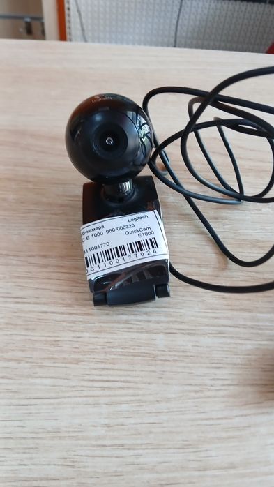 Веб камера Logitech QuickCam E1000