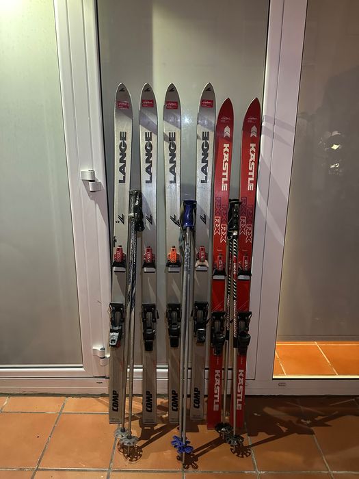 Skis Lange 165 cm e Kastle 160 cm (3 pares) com fixações Salomon e bastões