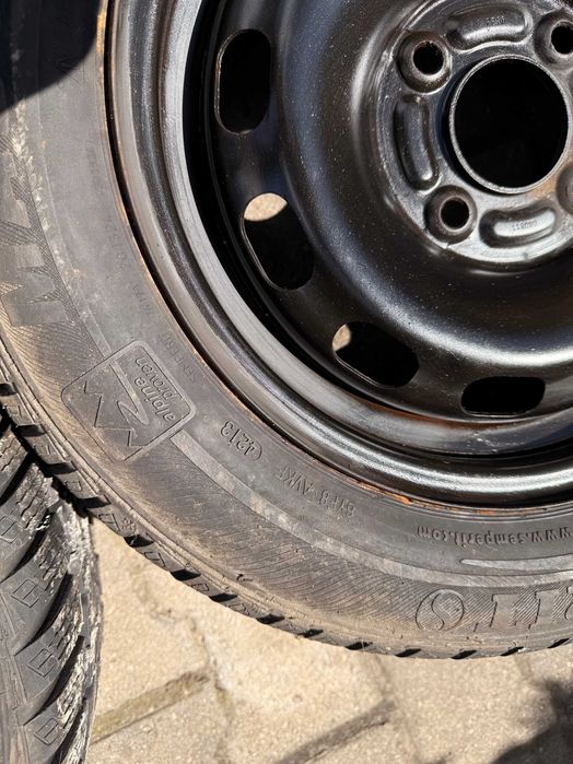 Koła zimowe 14 Ford Fiesta mk5 mk6 Focus I + 185/60R14 Semperit