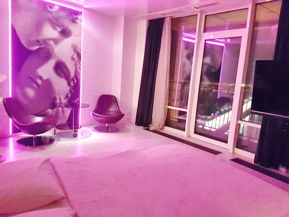 Премиум в Мост Сити, вид - река. Центр. Джакузи. 2к.  21 этаж. Балкон.