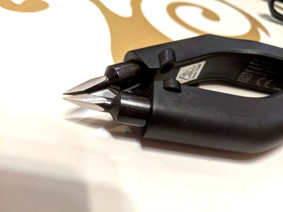 Заточенные щипцы для микронаращивания волос Loof L-601