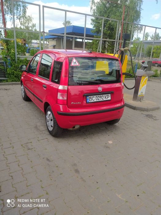 Автомобіль Panda