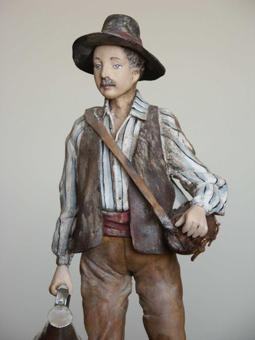 Estatueta de barro - azeiteiro