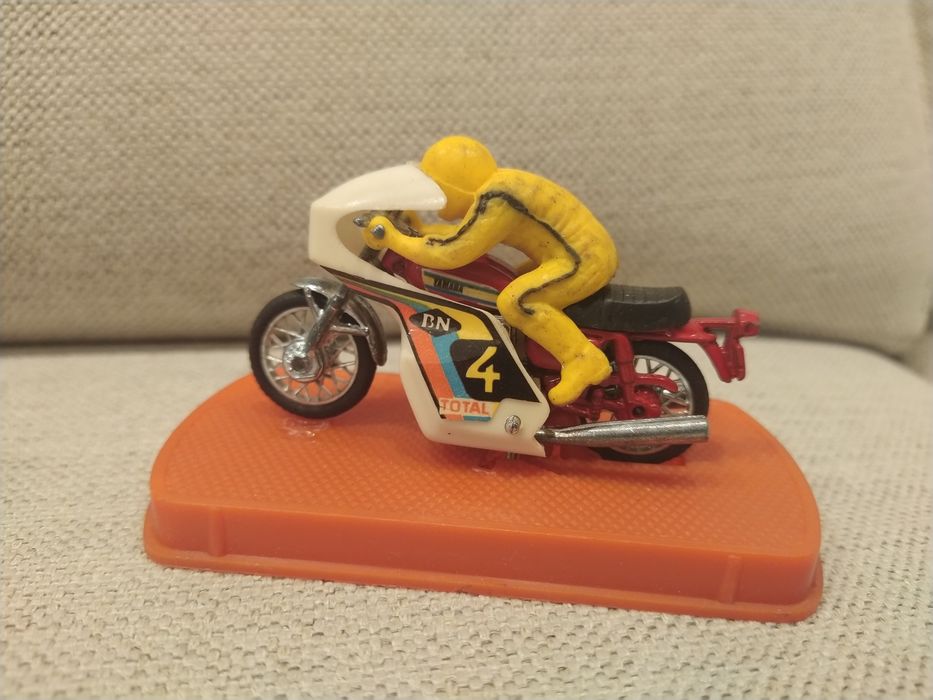 Antigas Miniaturas de Motos de Corrida - Guiloy