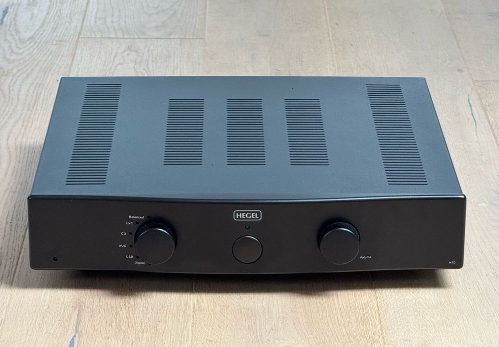 Wzmacniacz Hegel H70
