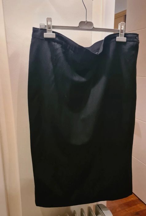 Saia preta midi, em flanela de lã,  tam. 48
