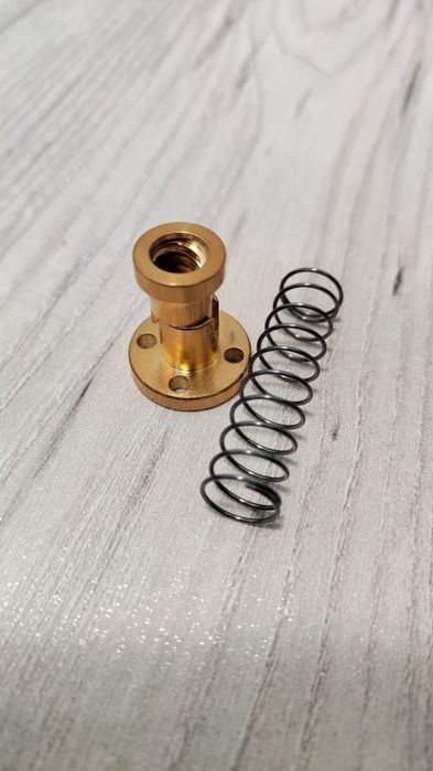 Nakrętka kasująca luz do śruby trapezowej 2 szt8mm - druk 3D