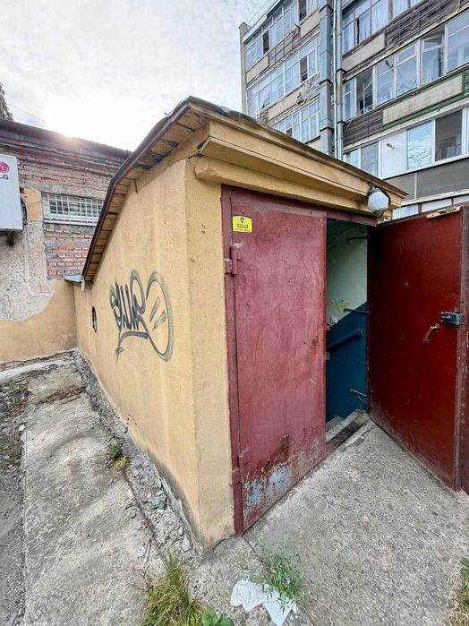 Цокольне приміщення в центрі міста