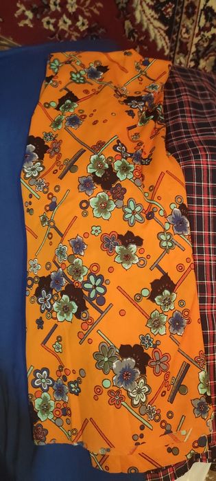 Отрезы -ткань,(шерсть,ситиц,парца,вескоза)