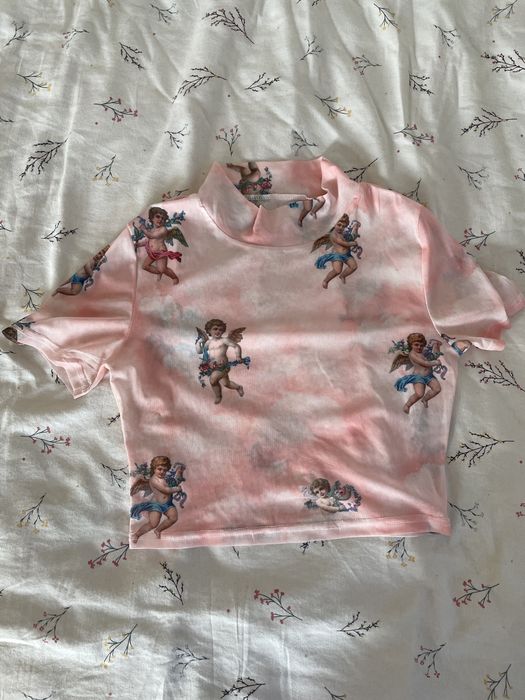 Crop top z siateczki w aniołki