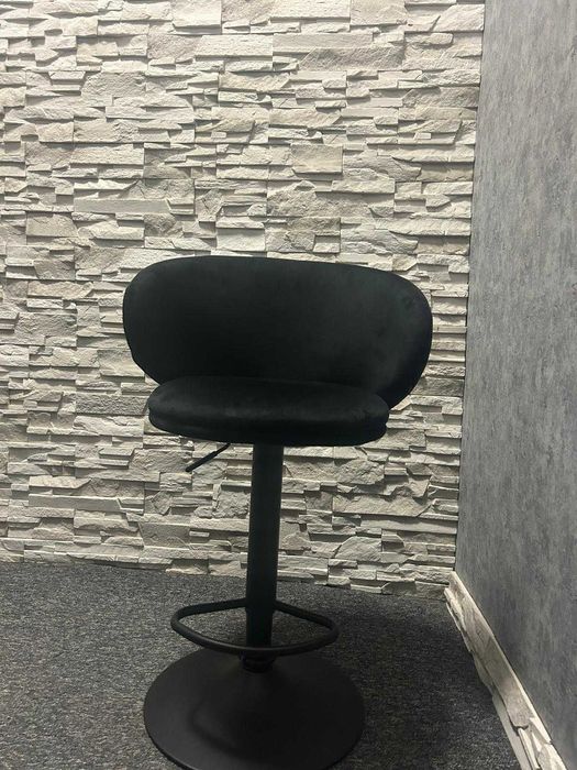 Krzesło barowe.  .