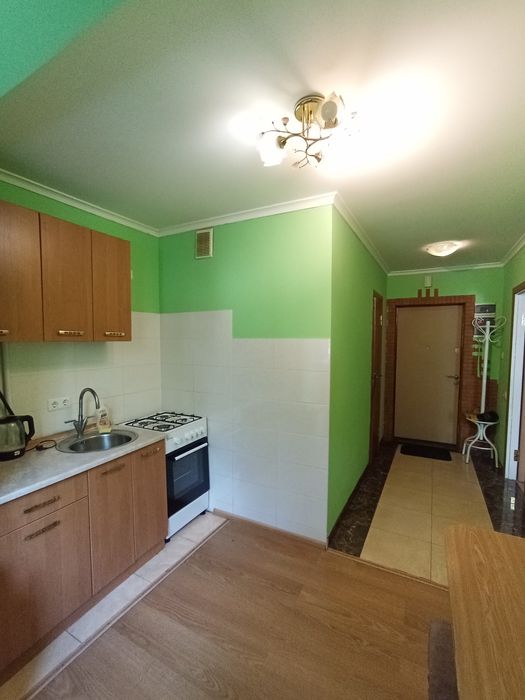 Посуточно м Черниговская,  ул Братиславская 34б Институт сердца 5 мин