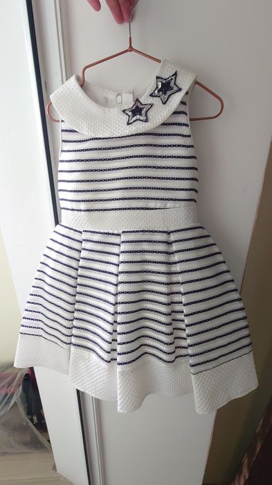 Нарядное платье 104-110см