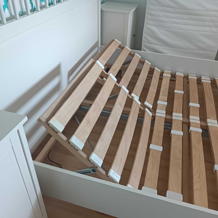 Cama de Casal IKEA + 2 mesas de cabeceira