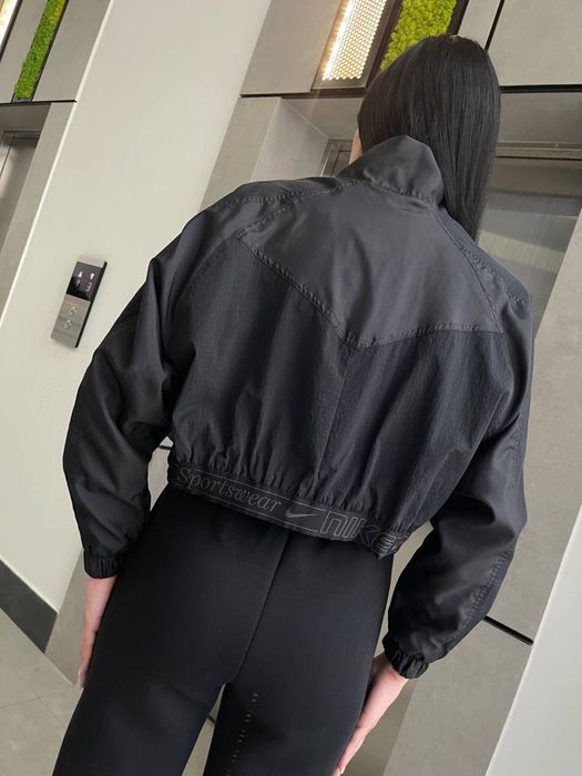 Жіноча Вітровка NIKE Nsw Jkt Wvn Street  Gls (HV6523-010)