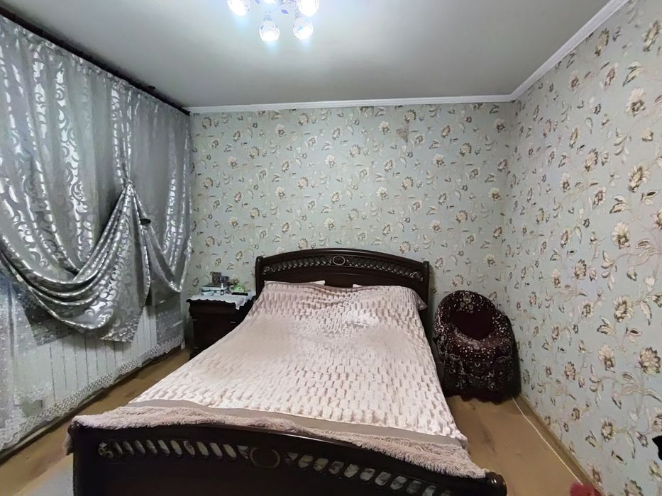 Продається трикімнатна квартира на масиві, в м.Васильків. 48000$