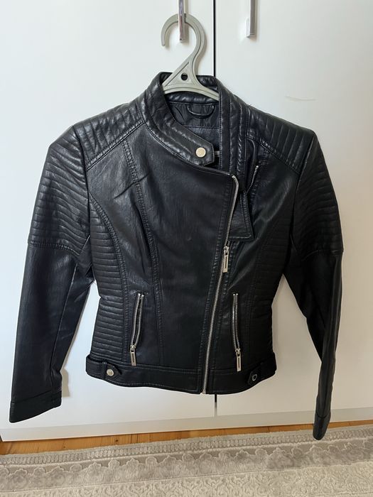 Продам кусуху чорного кольору