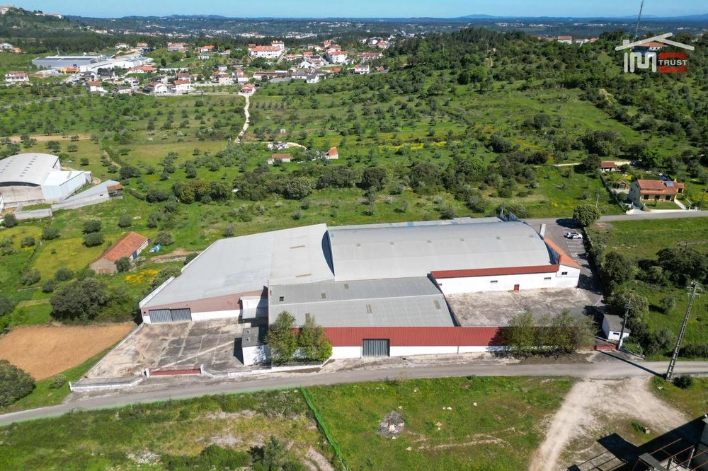 Armazém vilar dos prazeres- 5250m2 cobertos + 3134m2 logradouro
