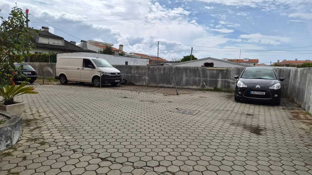 Arrendamento de garagem na Rua Escola de Vila Chã, 239 Gaia