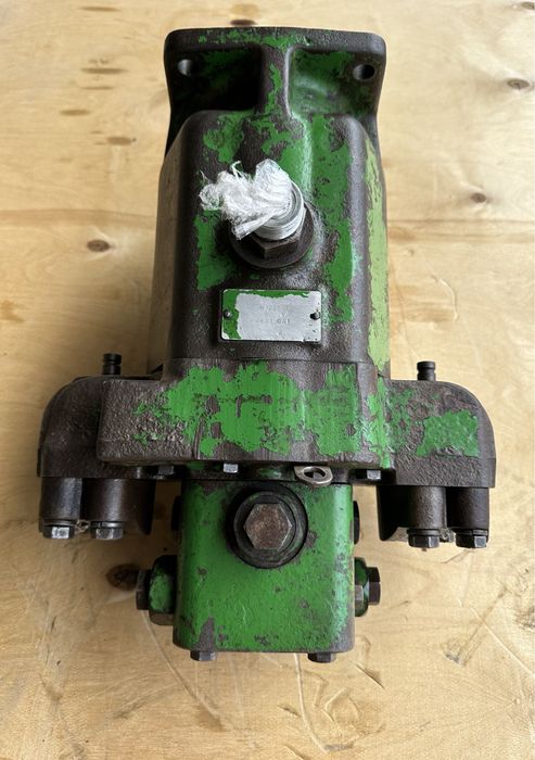 Гідронасос. Гідромотор John Deere 9500, 9600, 9610