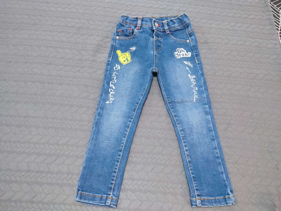 Calças e jardineiras de menino