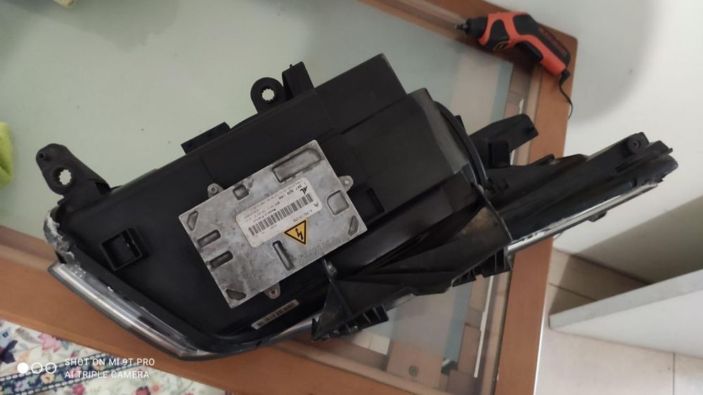 farol xenon esquerdo citroen C6