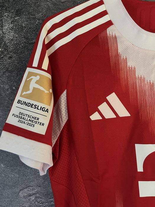 Комплект форми Баварія Мусіала сезон 25/26 Bayern Musiala 10