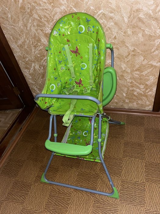 Продам стульчик для кормления со столешницей