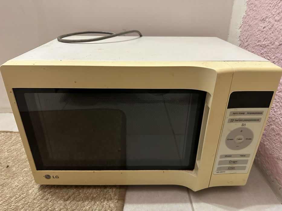 Мікрохвильова піч LG MS-2047C