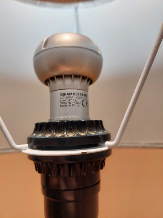 Candeeiro de pé clássico